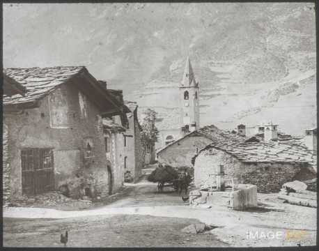 Place de village (Val-Cenis)