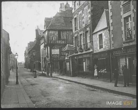 Rue marchande (Fougères)