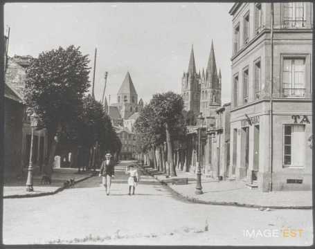Rue arborée (Caen)