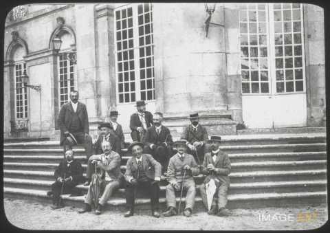 Groupe d'archéologues (Toul)