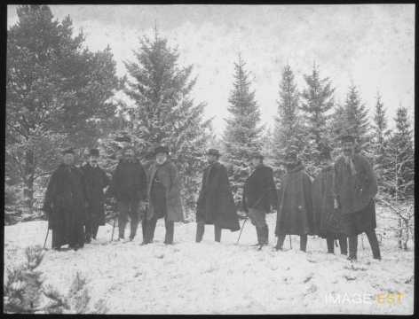 Excursionistes sur le plateau de la Mothe (Outremécourt)