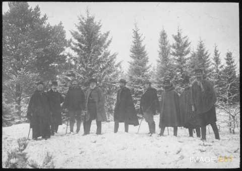Excursionistes sur le plateau de la Mothe (Outremécourt)