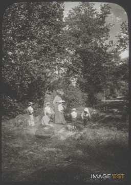 Jeux en forêt (Saint-Lunaire)