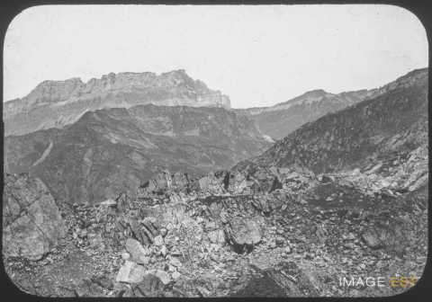 Sommet montagneux (Haute-Savoie)