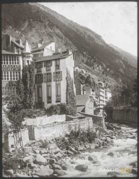 Hôtel au bord du Gave (Cauterets)