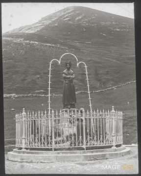 Statue de Notre-Dame-de-la-Salette (La Salette-Fallavaux)