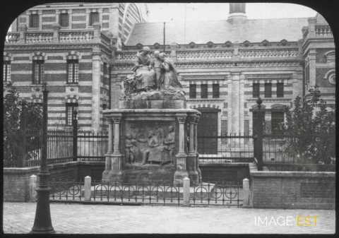 Monuments aux docteurs Perrochaud et Cazin (Berck)