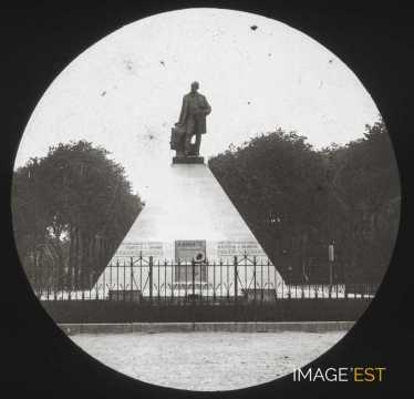 Statue d'Auguste Mariette (Boulogne-sur-Mer)