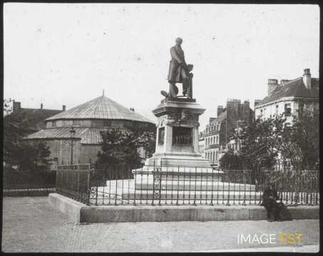 Statue de Frédéric Sauvage (Boulogne-sur-Mer)