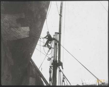 Réparation de voile de bateau (Boulogne-sur-Mer)