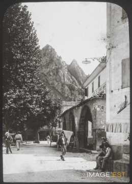 Dans une rue (Castellane)