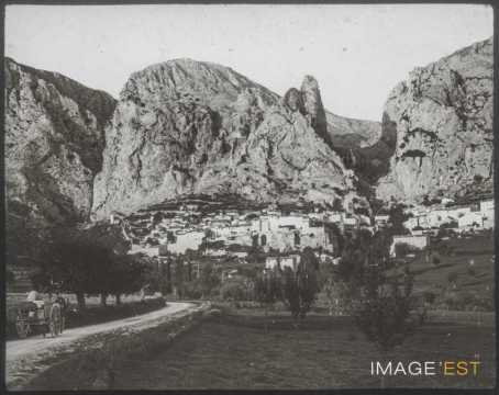 Moustiers-Sainte-Marie (Alpes-de-Haute-Provence)