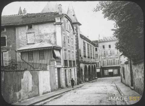 Halles (Mirecourt)