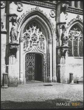 Porte d'entrée (Saint-Pierre-de-Curtille)