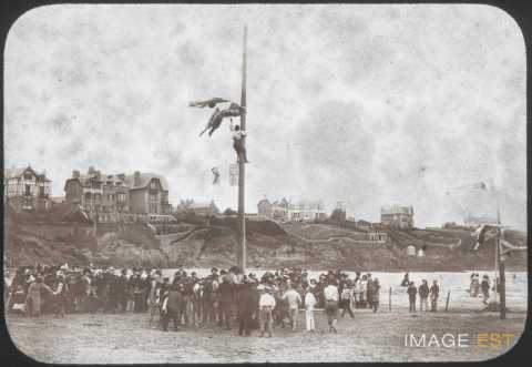 Mât de cocagne (Saint-Lunaire)