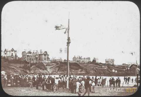 Mât de cocagne (Saint-Lunaire)