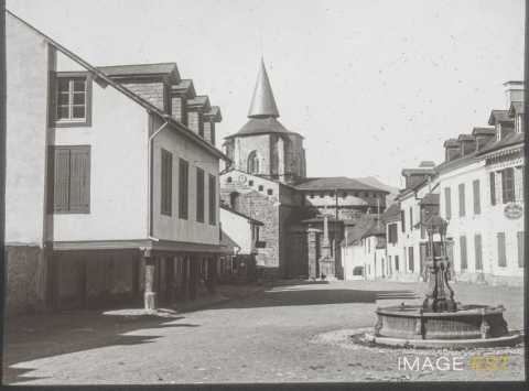 Place du Castet (Saint-Savin)