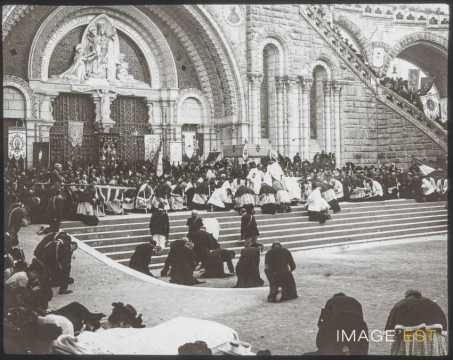 Procession du Saint-Sacrement (Lourdes)