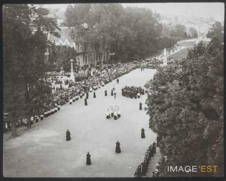 Procession du Saint-Sacrement (Lourdes)