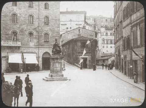 Statue d'un pape (Rome)