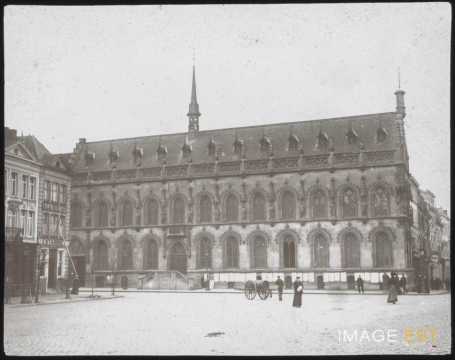Hôtel de ville (Courtrai)