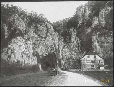 Tunnel