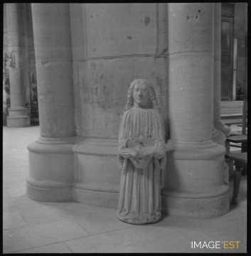 Statue-bénitier (Marville)