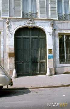 Porte place de la Carrière (Nancy)