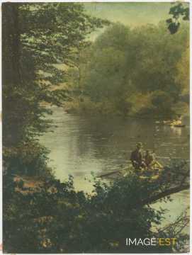 Barques sur une rivière