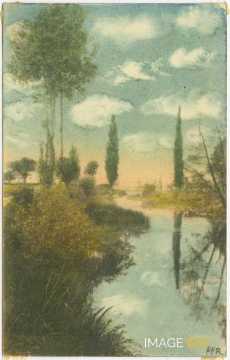 Paysage au bord d'un cours d'eau