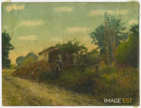 Hylda près d'un chalet