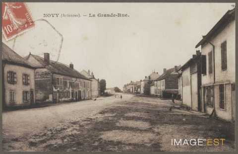 Grande rue (Novy-Chevrières)
