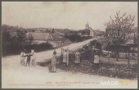 Entrée du village (Quatre-Champs)