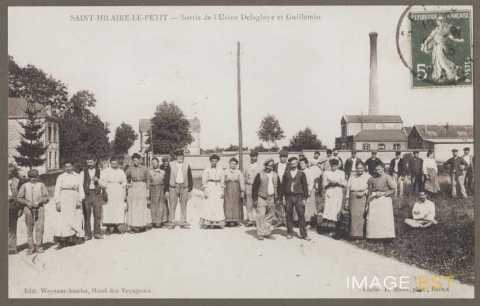 Sortie de l'Usine Delagloye et Guillemin (Saint-Hilaire-le-Petit)