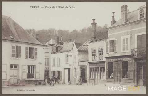Place de l'hôtel de ville (Verzy)