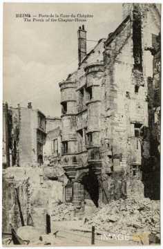 Porte de la Cour du Chapitre en ruines (Reims)