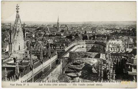 La cathédrale de Reims bombardée