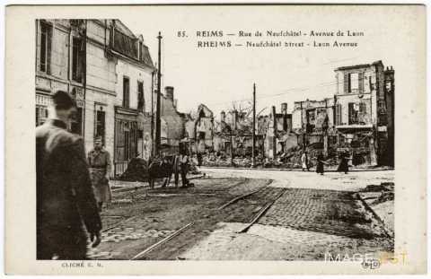 Rues de Reims en ruines