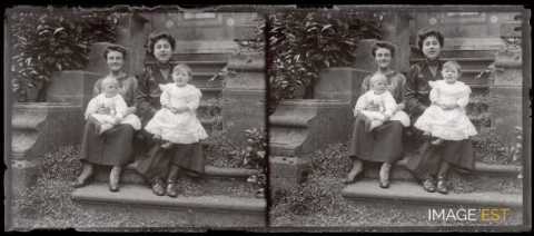 Femmes et enfants (Ardennes ?)