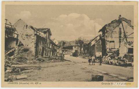 Civils dans une rue (Lemberg)