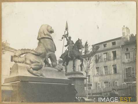 Chimère et statue équestre (Nancy)