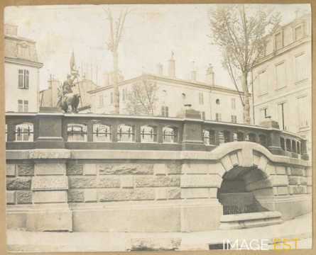 Fontaine et statue équestre (Nancy)