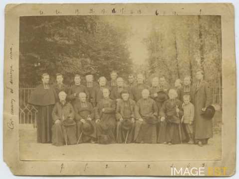 Groupe de prêtres et hommes d'église (Contrexéville)