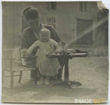 Maman et nourrisson