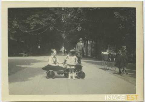 Enfants jouant (Nancy)
