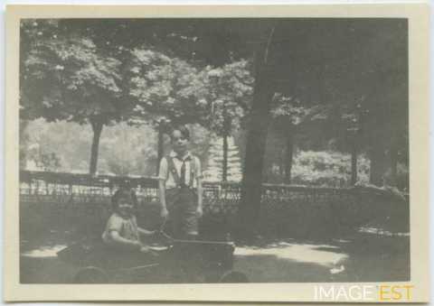Enfants jouant (Nancy)