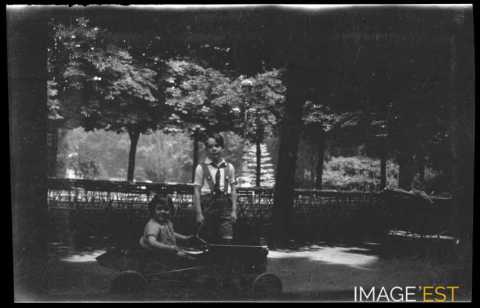 Enfants jouant (Nancy)
