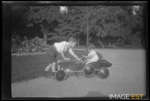 Enfants jouant (Nancy)