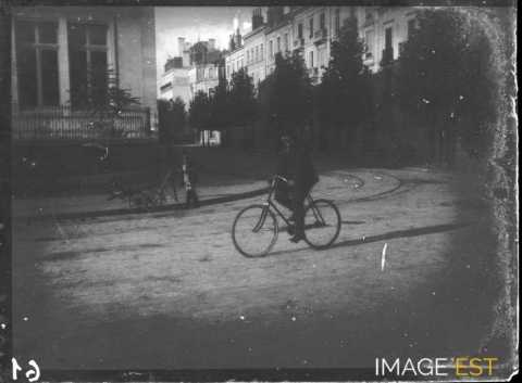 Cycliste (Nancy)