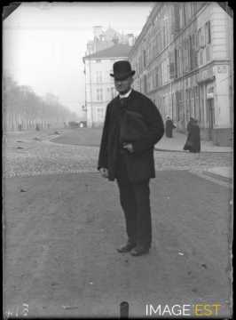 Homme sur le cours Léopold (Nancy)